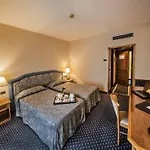 Valdarno 4*
